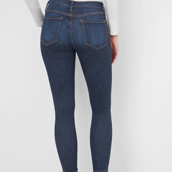 Gap Mid Rise Jeans - Picture 2 of 8